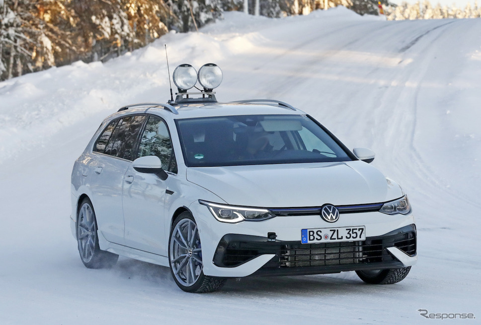 VW ゴルフR ヴァリアント 次期型プロトタイプ（スクープ写真）《APOLLO NEWS SERVICE》