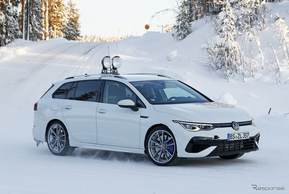 VW ゴルフR ヴァリアント 次期型プロトタイプ（スクープ写真）《APOLLO NEWS SERVICE》