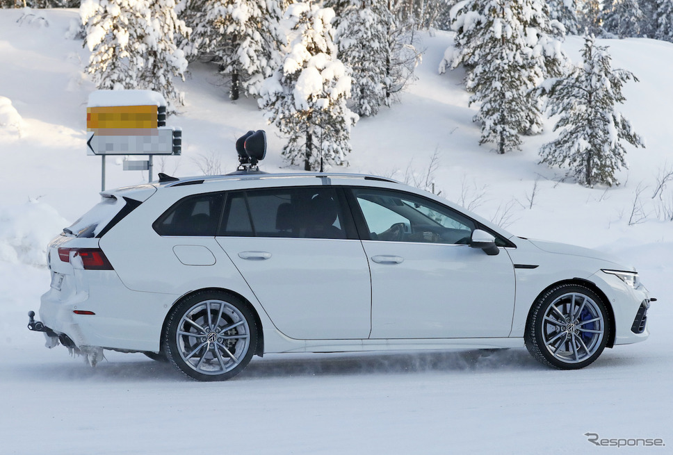VW ゴルフR ヴァリアント 次期型プロトタイプ（スクープ写真）《APOLLO NEWS SERVICE》