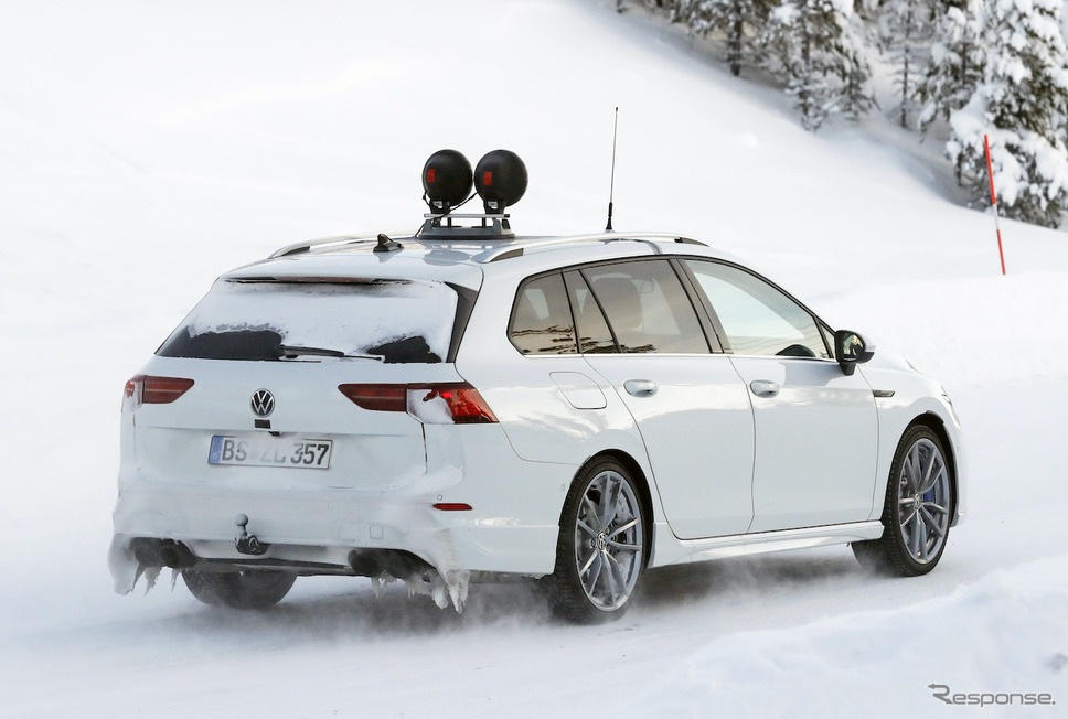 VW ゴルフR ヴァリアント 次期型プロトタイプ（スクープ写真）《APOLLO NEWS SERVICE》