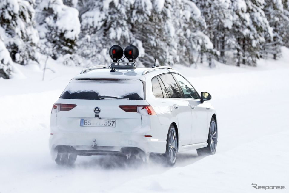 VW ゴルフR ヴァリアント 次期型プロトタイプ（スクープ写真）《APOLLO NEWS SERVICE》