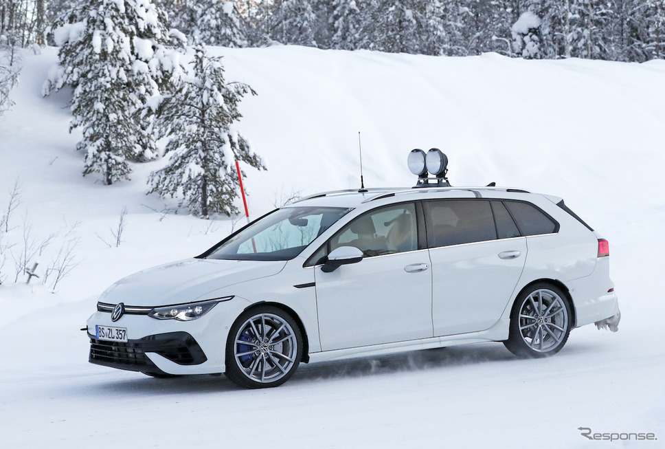 VW ゴルフR ヴァリアント 次期型プロトタイプ（スクープ写真）《APOLLO NEWS SERVICE》
