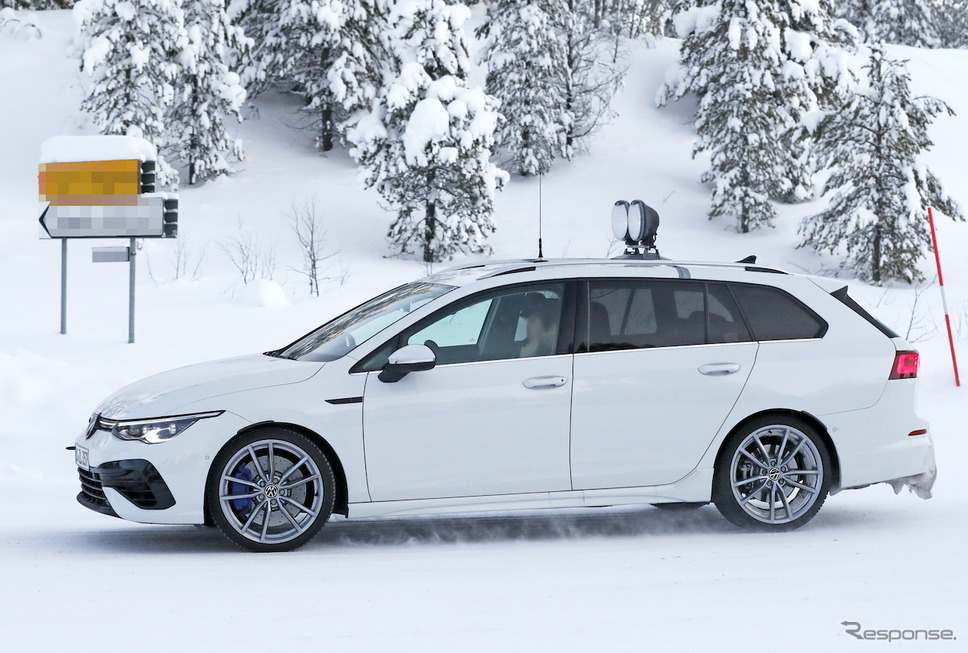 VW ゴルフR ヴァリアント 次期型プロトタイプ（スクープ写真）《APOLLO NEWS SERVICE》