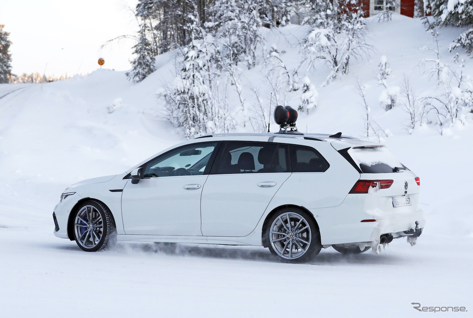 VW ゴルフR ヴァリアント 次期型プロトタイプ（スクープ写真）《APOLLO NEWS SERVICE》