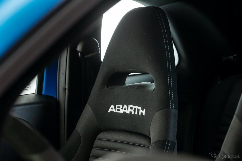 アバルト 595 コンペティツィオーネ の2021年モデル《photo by Abarth》