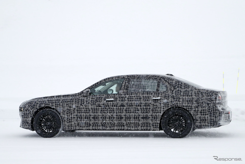 BMW 7シリーズ 次期型プロトタイプ（スクープ写真）《APOLLO NEWS SERVICE》