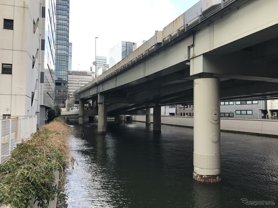 前方が呉服橋出口《写真撮影 高木啓》