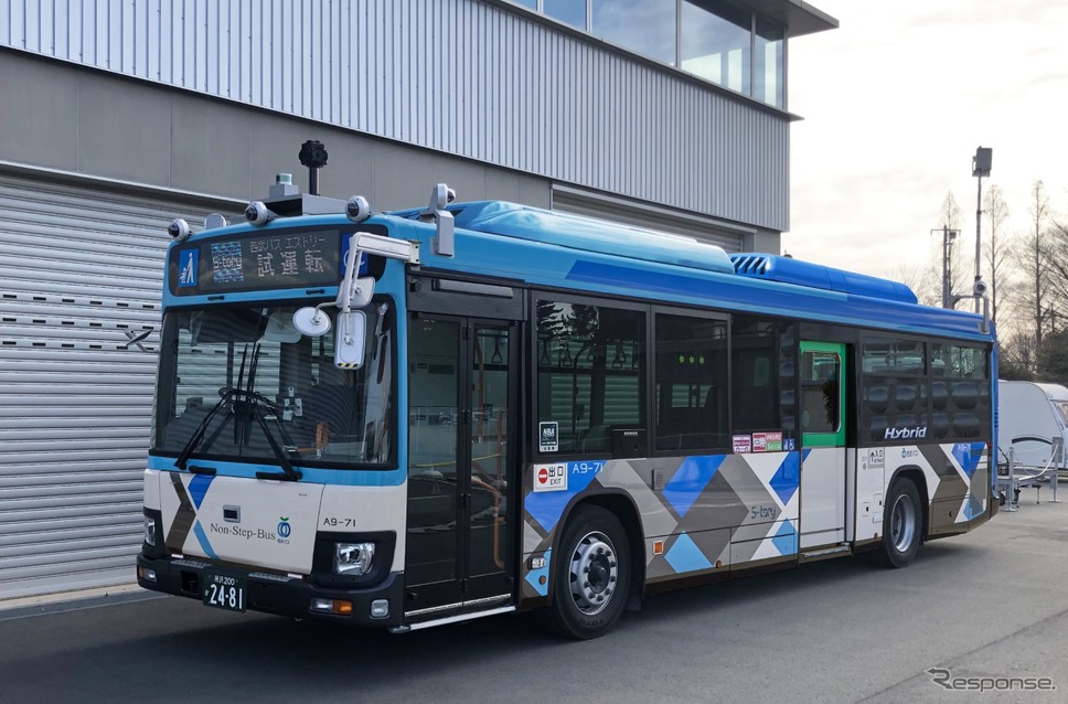 運行する自動運転大型路線バスのイメージ《写真提供 あいおいニッセイ同和損害保険》