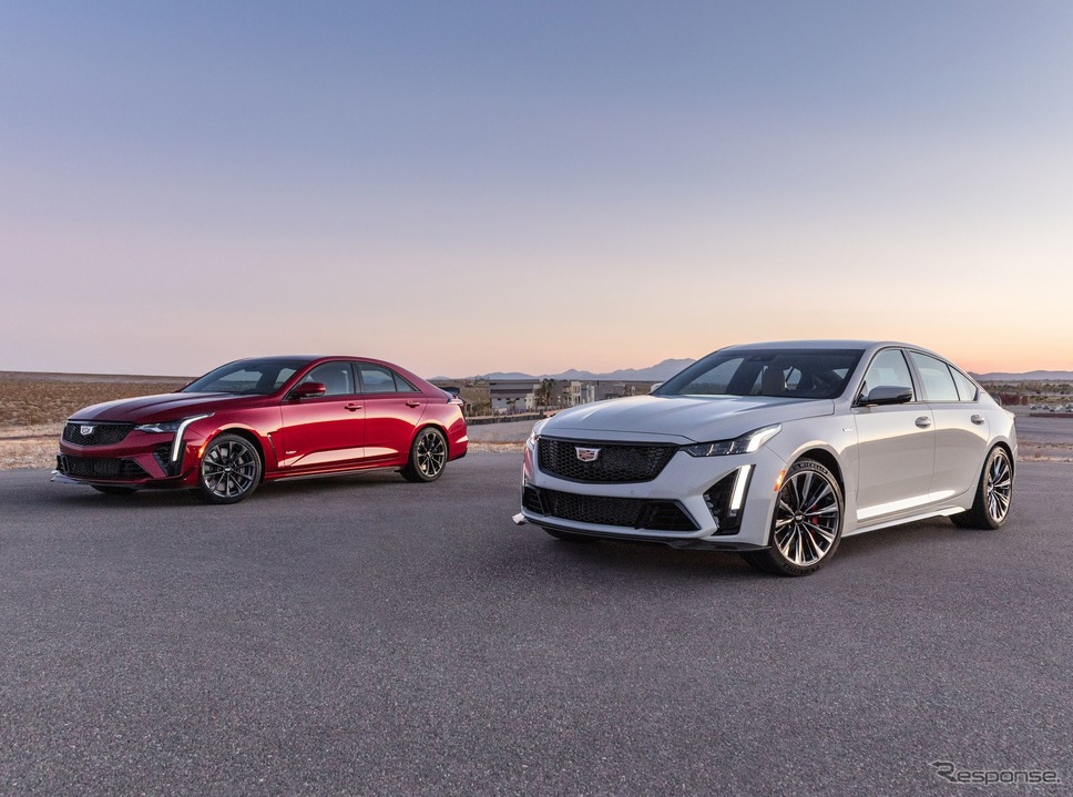 キャデラック CT4-V「ブラックウィング」とCT5-V「ブラックウィング」《photo by Cadillac》