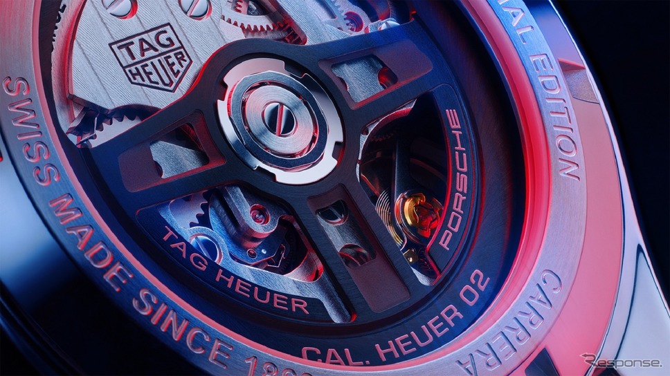 2社のロゴが刻印されたムーブメントのローター《photo by Porsche》