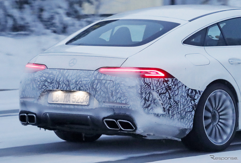 メルセデスAMG GT 4ドアクーペ「73e」プロトタイプ(スクープ写真)《APOLLO NEWS SERVICE》