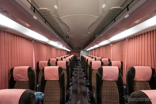 サテライトビズライナー《写真提供 東急バス》
