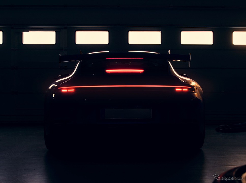 ポルシェ 911 の新「GT」モデルのティザーイメージ《photo by Porsche》