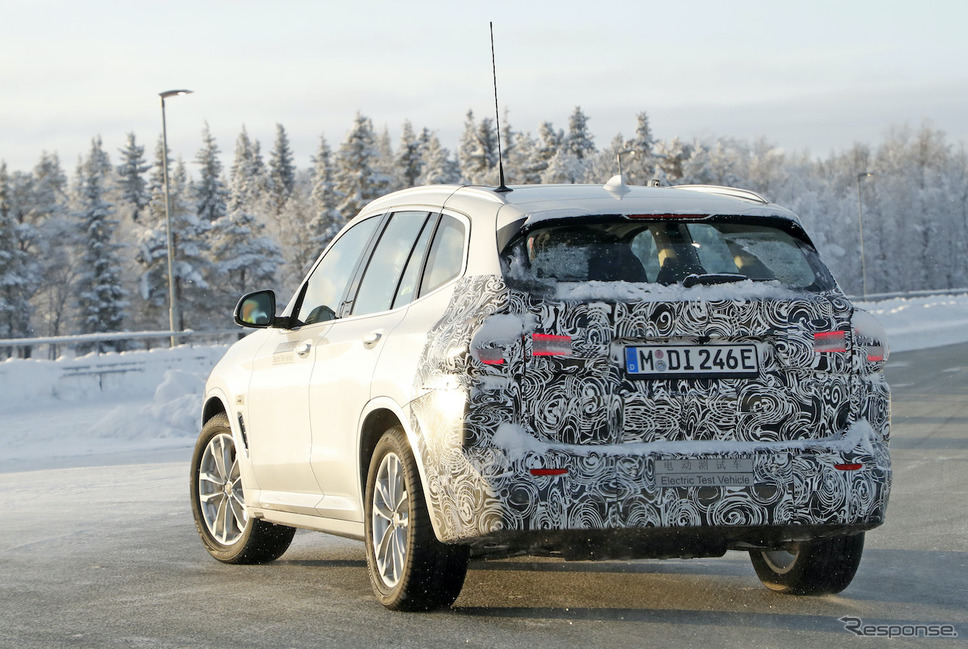 BMW iX3 改良新型プロトタイプ（スクープ写真）《APOLLO NEWS SERVICE》
