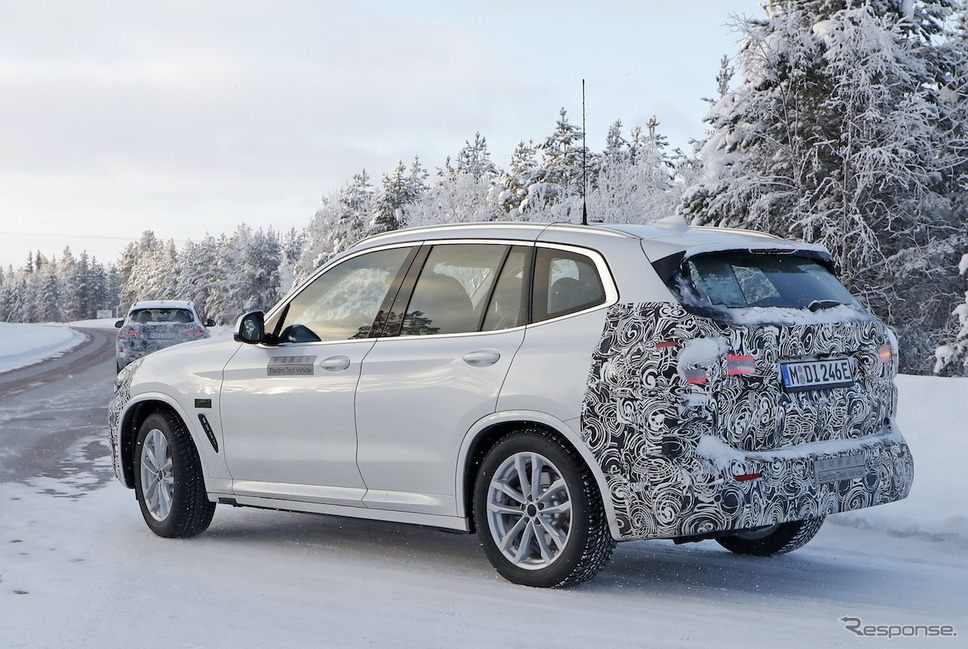 BMW iX3 改良新型プロトタイプ（スクープ写真）《APOLLO NEWS SERVICE》