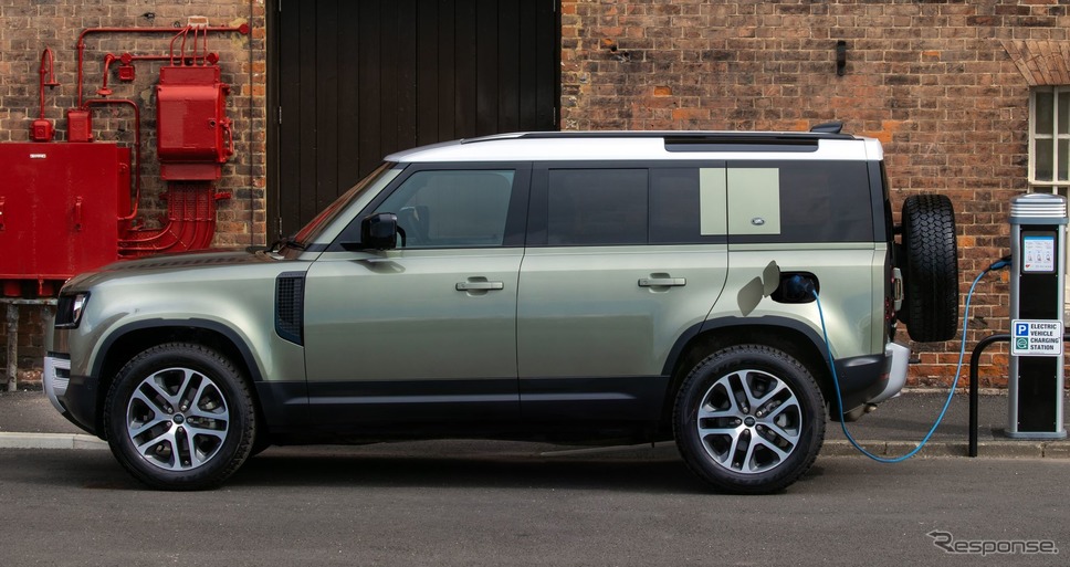 ランドローバー・ディフェンダー 新型のPHV「P400e」《photo by Land Rover》
