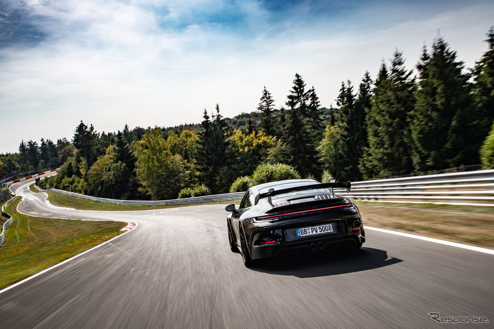 ポルシェ 911 GT3 新型、ニュルブルクリンクを走る。《photo by Porsche》