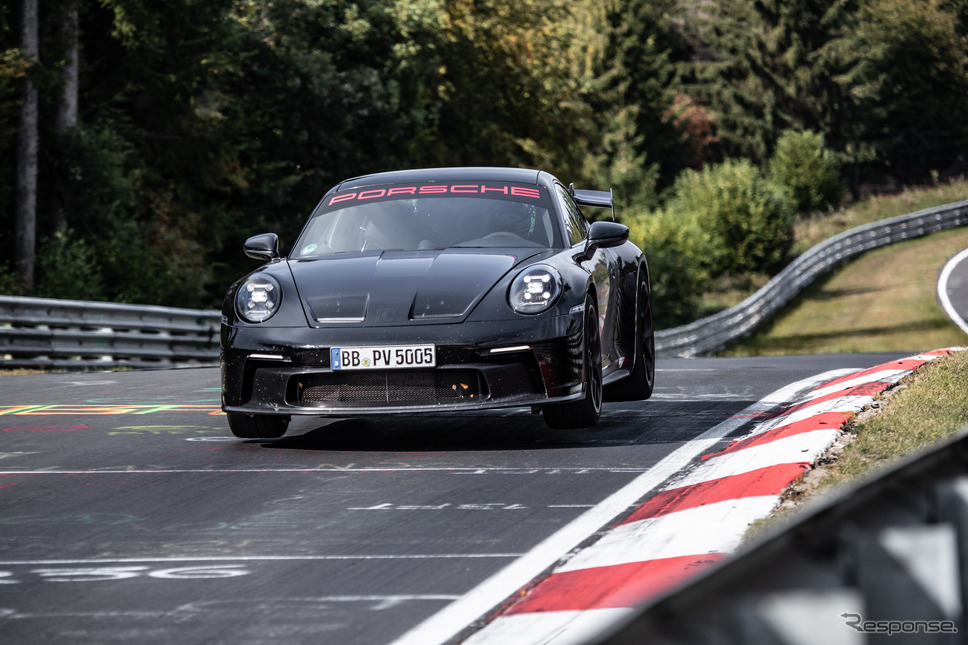 ポルシェ 911 GT3 新型、ニュルブルクリンクを走る。《photo by Porsche》