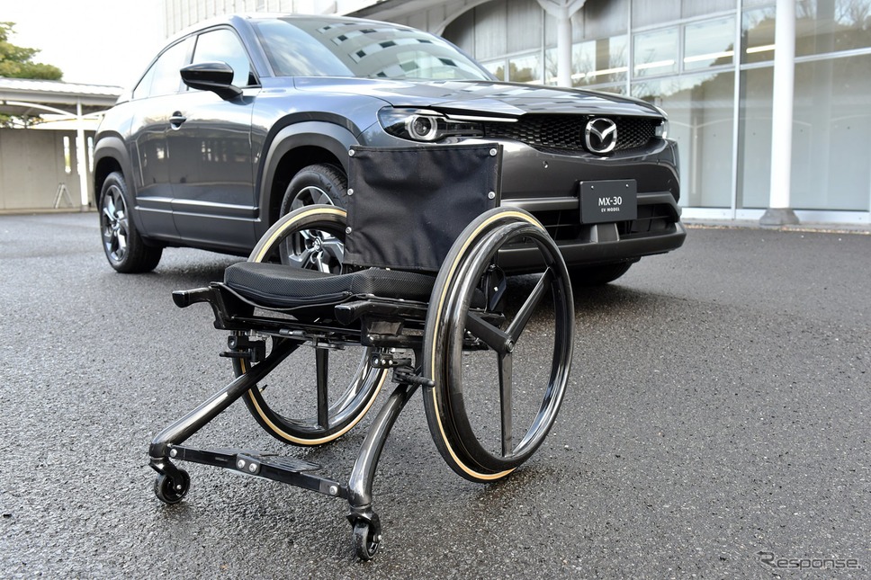 マツダ MX-30 EV 自立支援車両(「Self-empowerment Driving Vehicle」)《写真撮影 中野英幸》