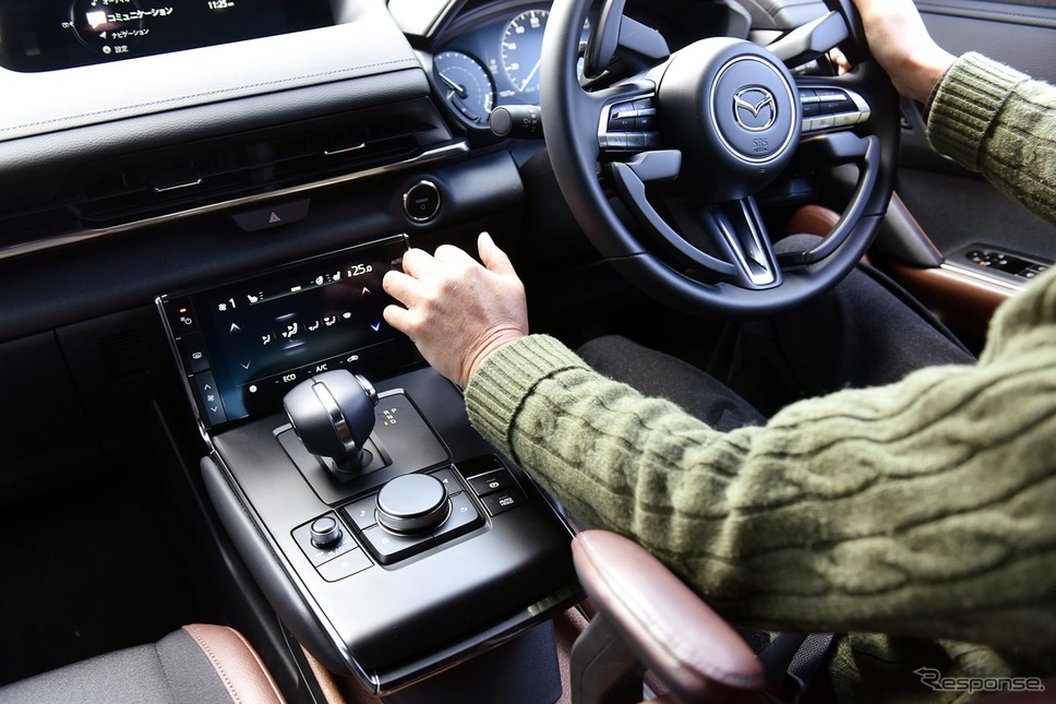 マツダ MX-30 EV 自立支援車両(「Self-empowerment Driving Vehicle」)《写真撮影 中野英幸》