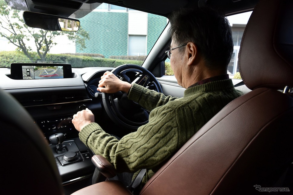 マツダ MX-30 EV 自立支援車両(「Self-empowerment Driving Vehicle」)《写真撮影 中野英幸》