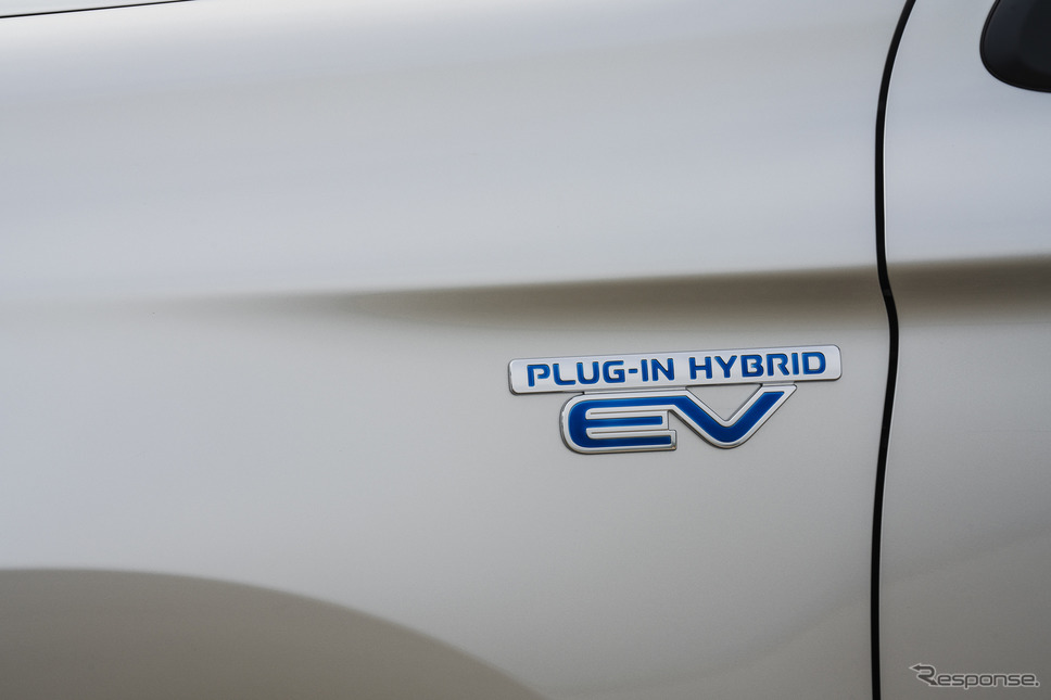 三菱 アウトランダー PHEV の2021年モデル(米国仕様)《photo by Mitsubishi Motors》