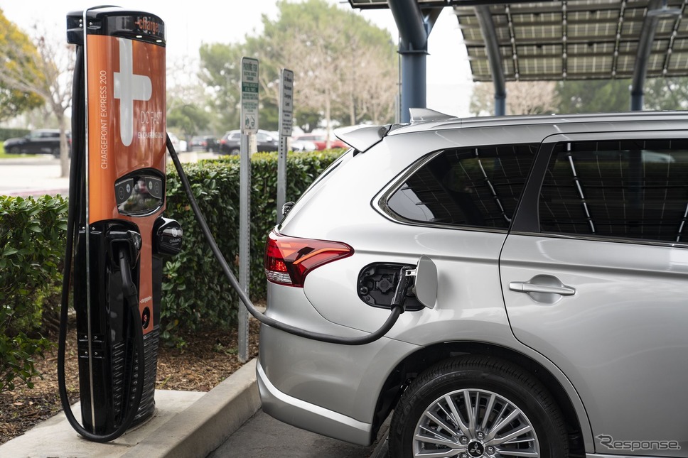 三菱 アウトランダー PHEV の2021年モデル(米国仕様)《photo by Mitsubishi Motors》