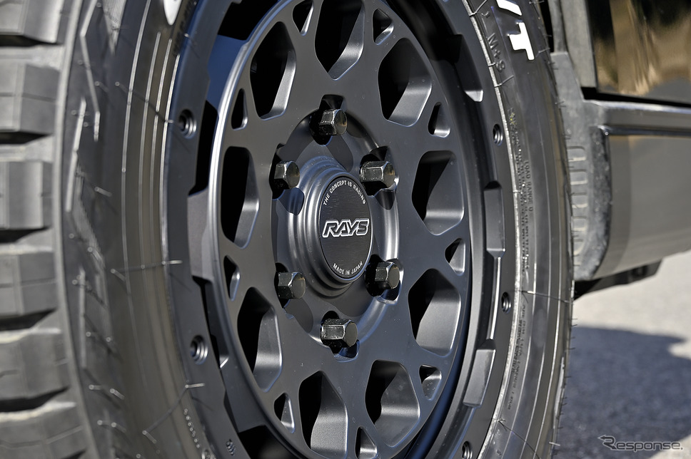 レイズ【チームデイトナ M9 BLACK EDITION】推奨サイズ：16×6.5J Inset38／カラー：セミグロスブラック／タイヤサイズ：215/65R16《写真撮影 雪岡直樹》