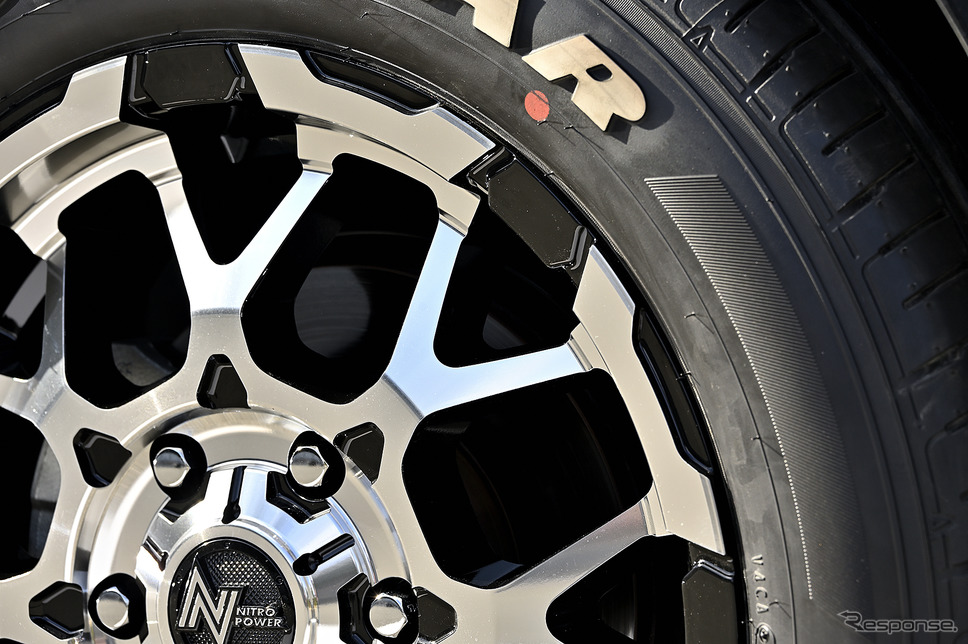 MID【ナイトロパワー M28 BULLET】推奨サイズ:17×6.5J Inset38/カラー:ブラック/ミラーカット/タイヤサイズ:215/60R17《写真撮影 雪岡直樹》