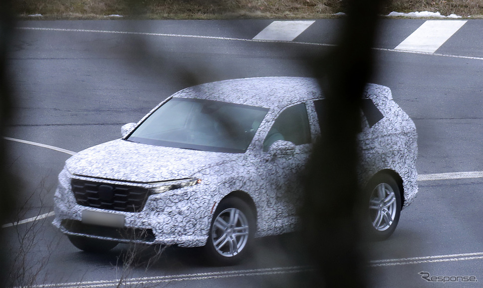 ホンダ CR-V 次期型プロトタイプ(スクープ写真)《APOLLO NEWS SERVICE》