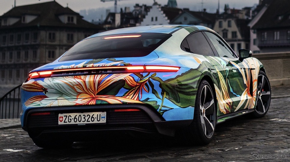 ポルシェ・タイカン のアートカー《photo by Porsche》