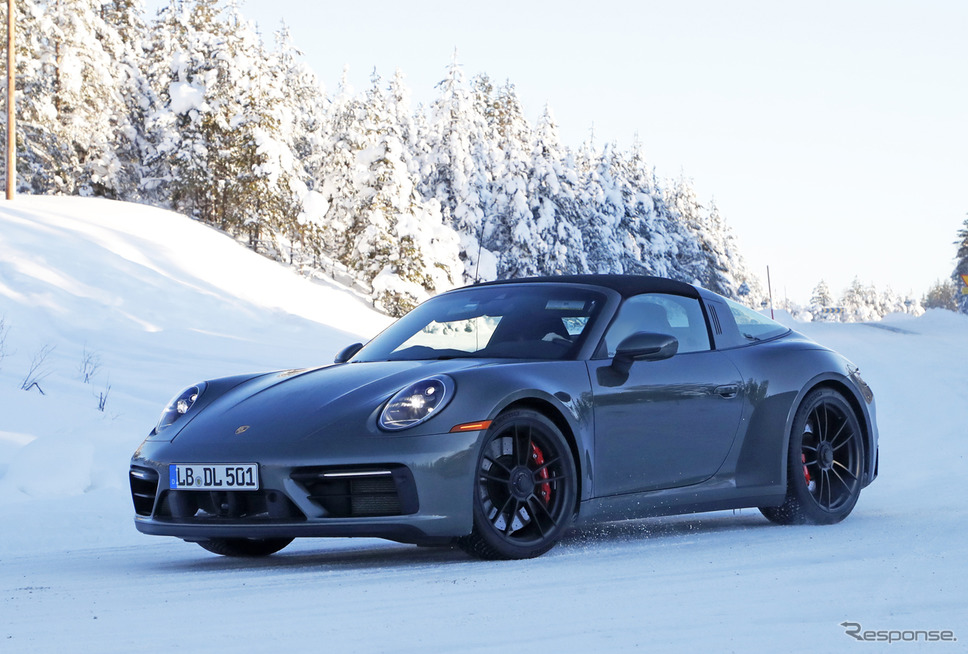 ポルシェ 911 タルガ GTS 市販型プロトタイプ(スクープ写真)《APOLLO NEWS SERVICE》