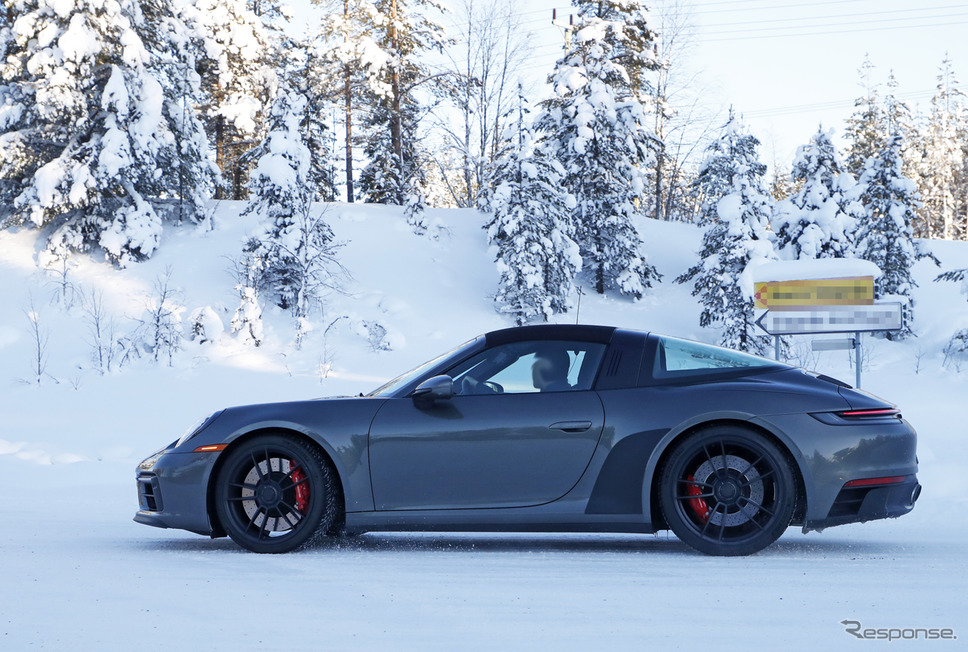 ポルシェ 911 タルガ GTS 市販型プロトタイプ(スクープ写真)《APOLLO NEWS SERVICE》