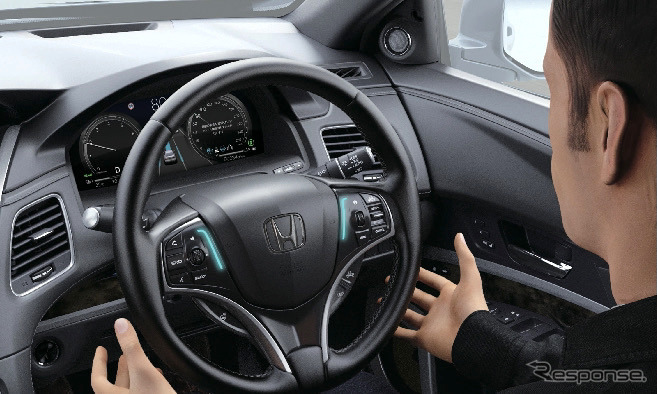 ホンダ・レジェンド新型:ハンズオフ機能付。車線内運転機能作動時《写真提供 ホンダ》