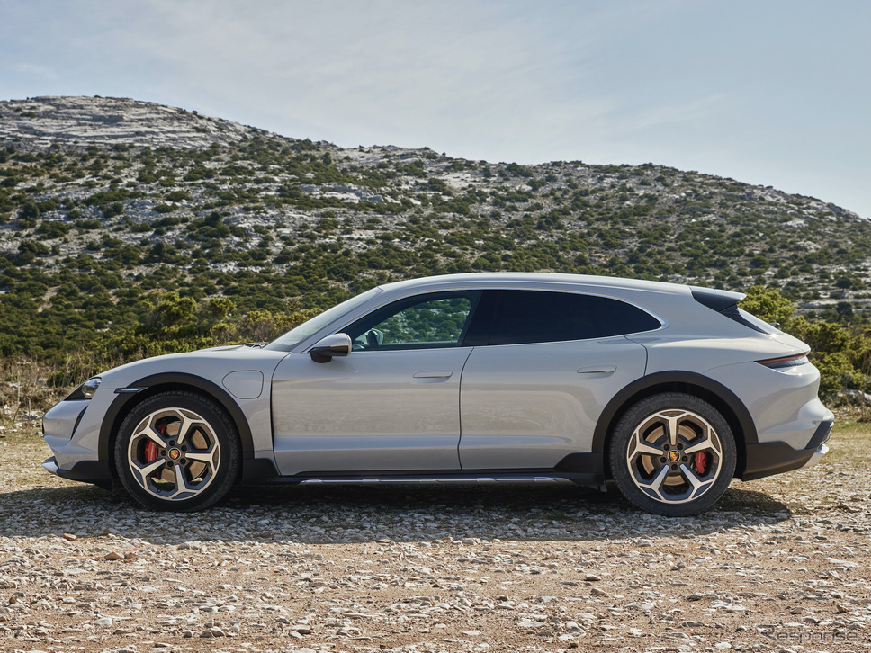 ポルシェ・タイカン・クロスツーリスモ《photo by Porsche》