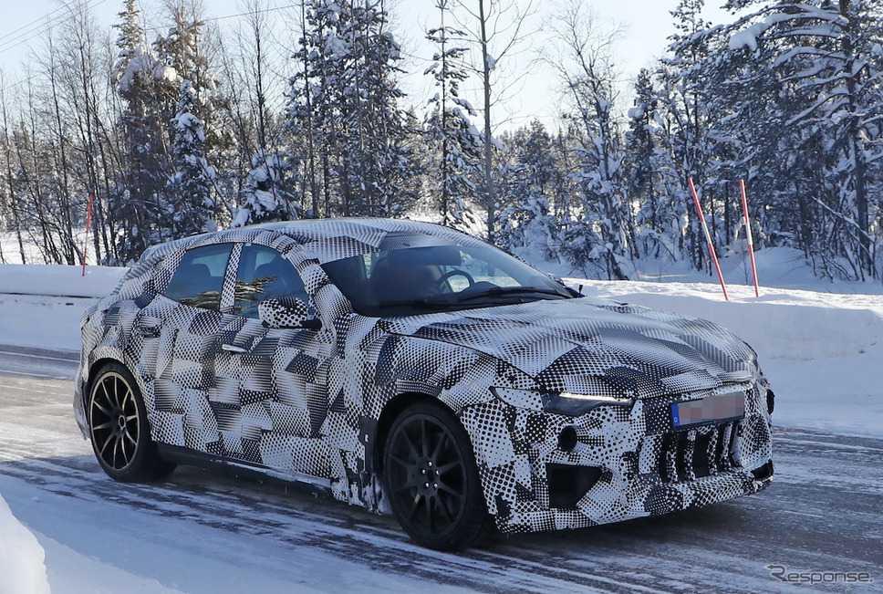 フェラーリ プロサングエ(仮)開発車両(スクープ写真)《APOLLO NEWS SERVICE》