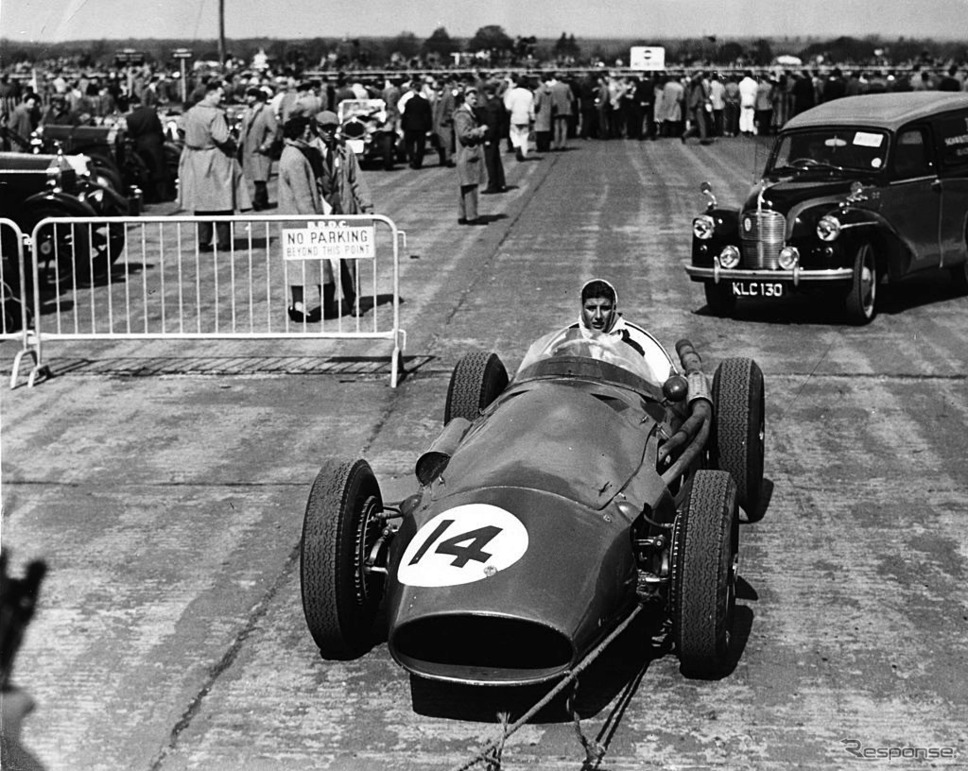 1959年5月、英シルバーストンでのインターナショナル・トロフィ・レースに現れたマリア・テレーザ。《Photo by Keystone/Hulton Archive/ゲッティイメージズ》