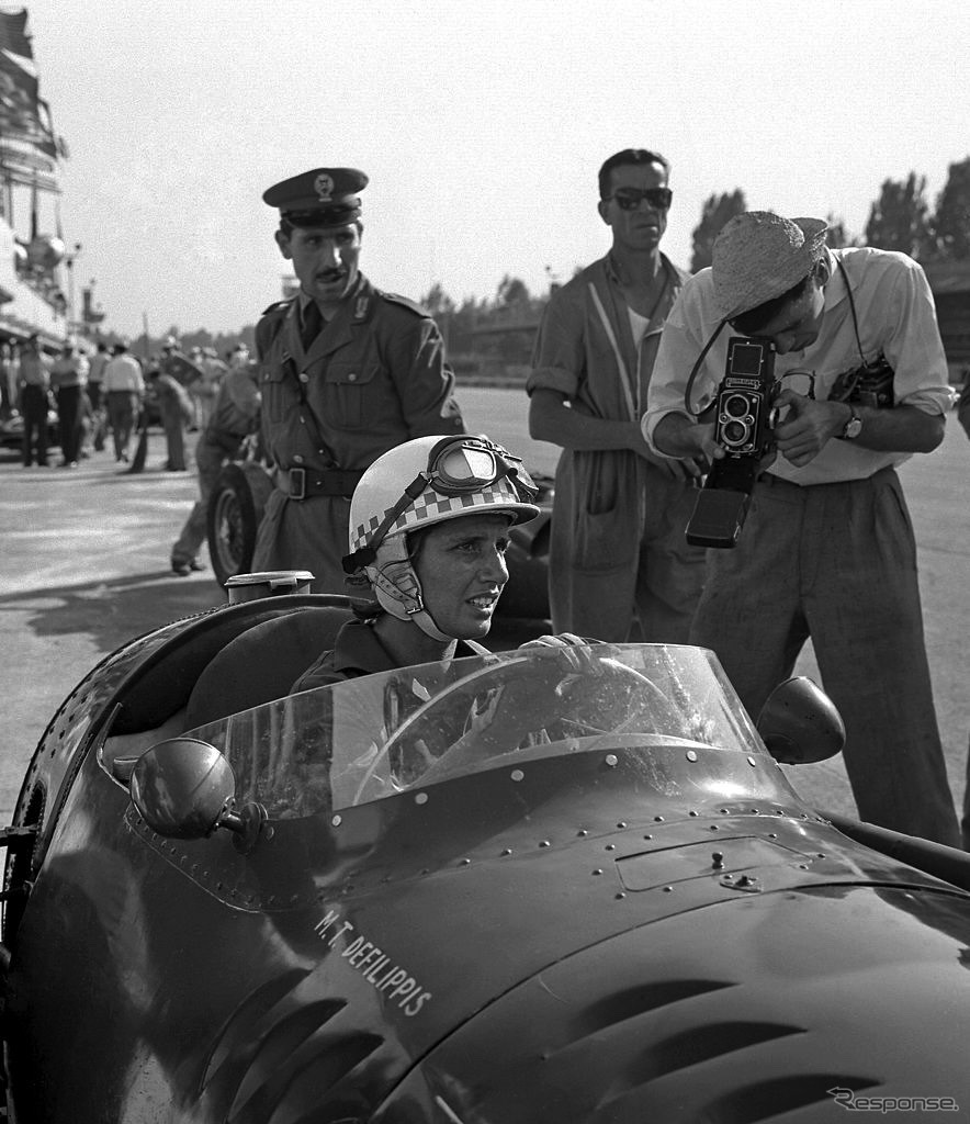 1958年イタリアGP（モンツァ）プラクティス。マシンはマセラティ250F。《Photo by Grand Prix Photo/ゲッティイメージズ》