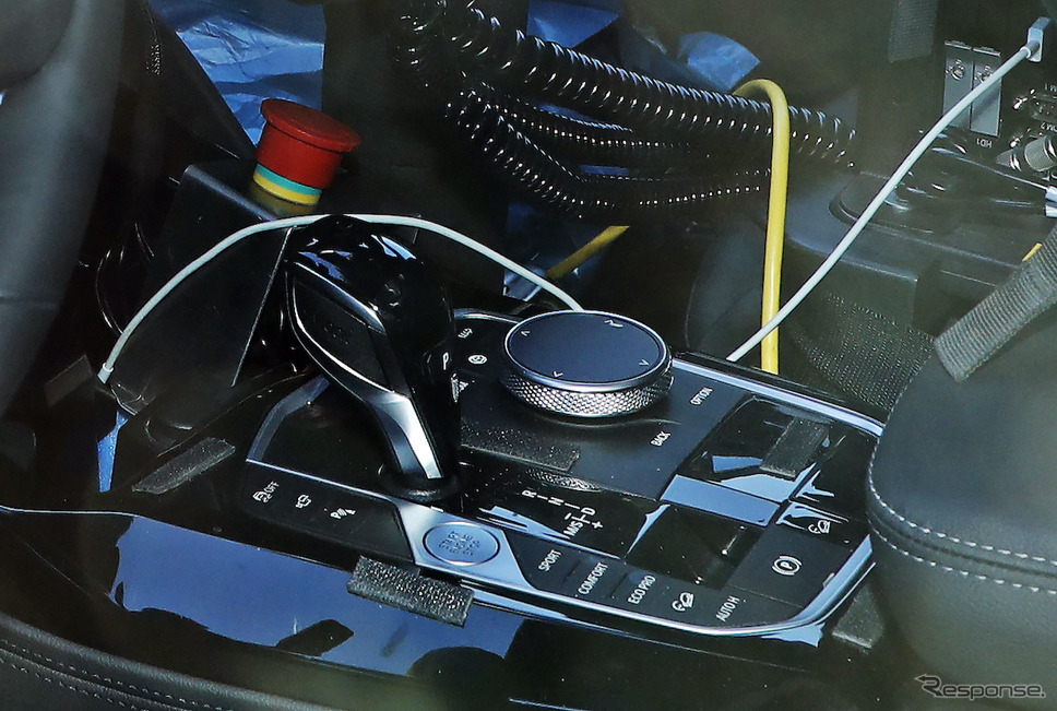 BMW X4 改良新型プロトタイプ(スクープ写真)《APOLLO NEWS SERVICE》