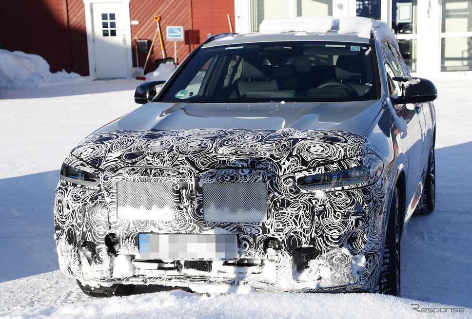 BMW X4 改良新型プロトタイプ(スクープ写真)《APOLLO NEWS SERVICE》