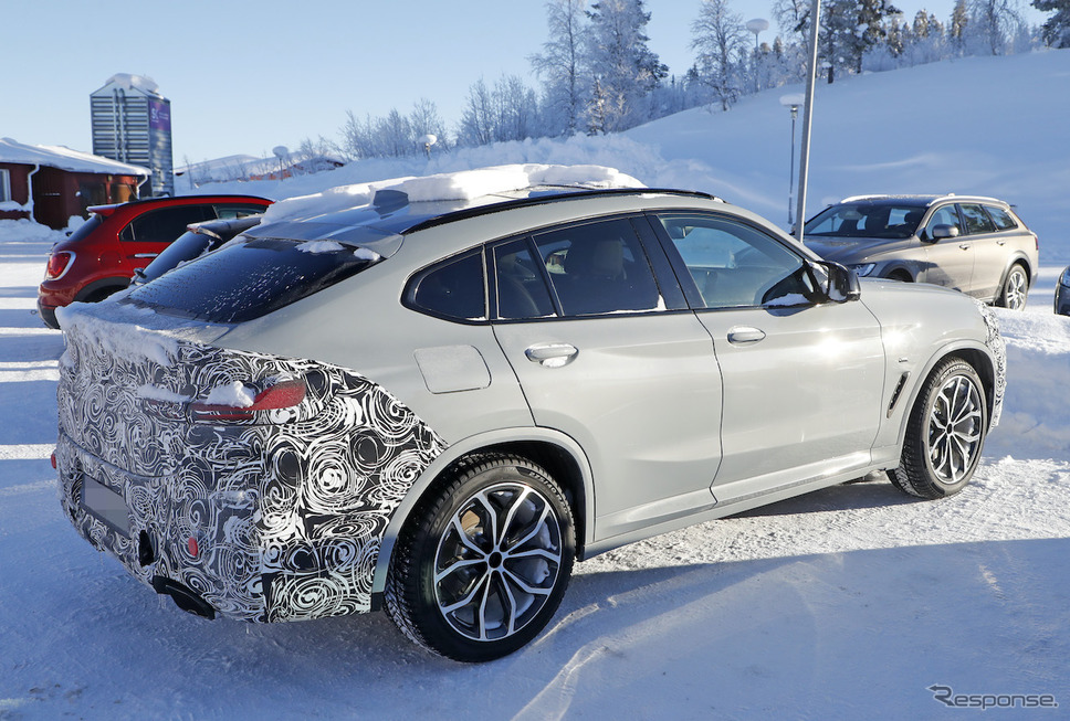 BMW X4 改良新型プロトタイプ(スクープ写真)《APOLLO NEWS SERVICE》