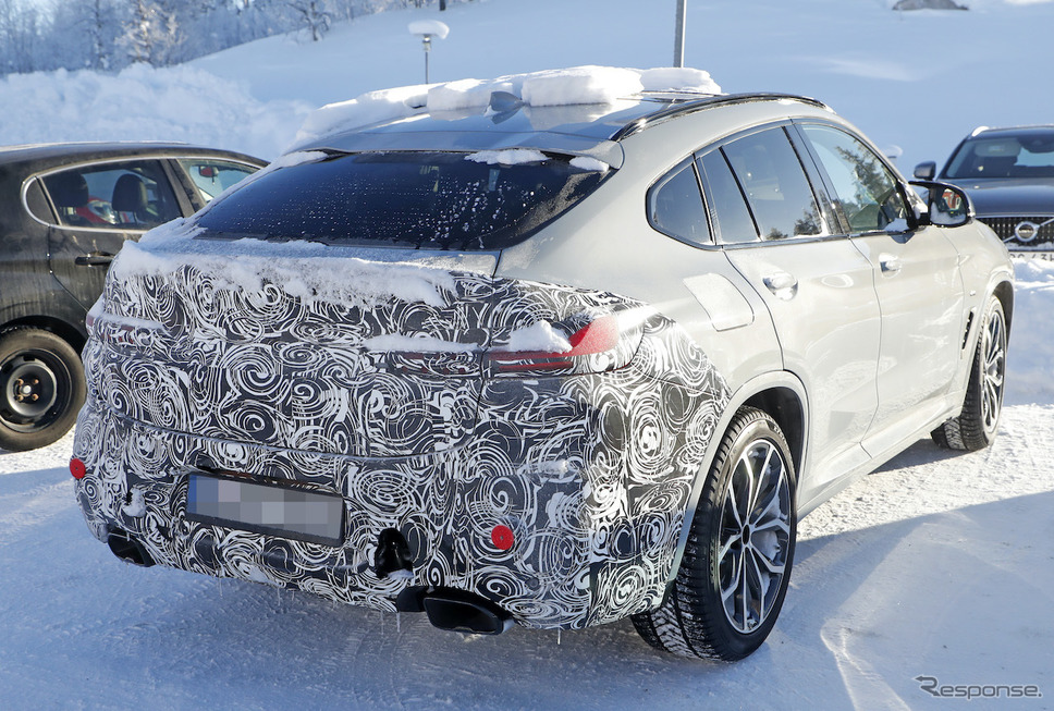 BMW X4 改良新型プロトタイプ(スクープ写真)《APOLLO NEWS SERVICE》