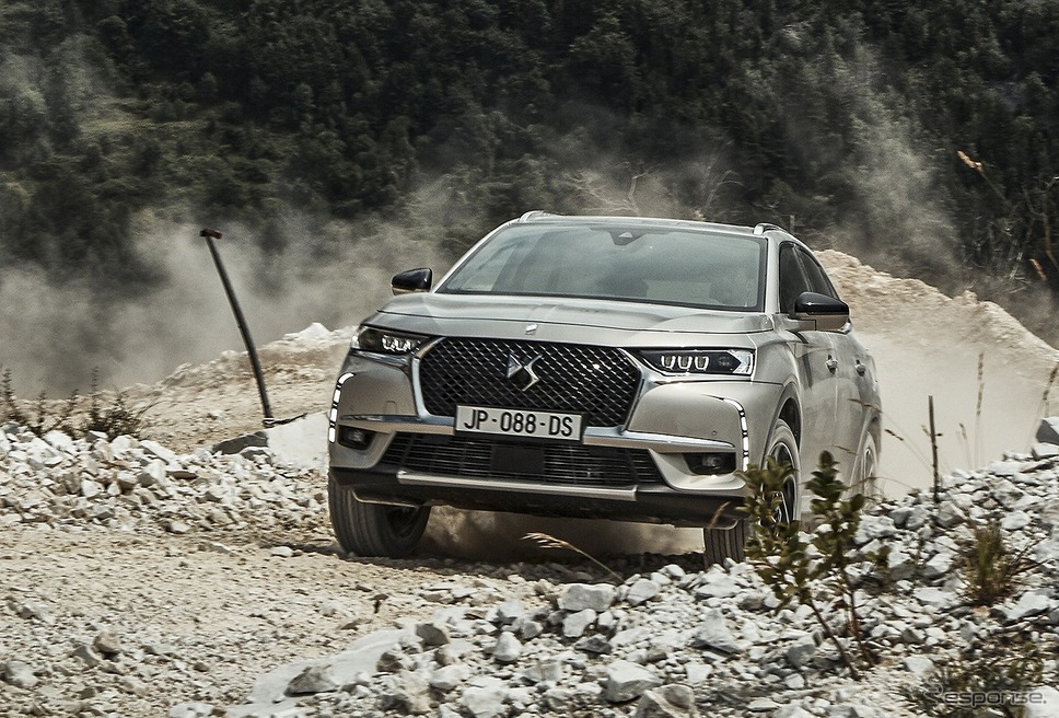 DS 7クロスバック E-TENSE 4×4《写真提供 グループPSAジャパン》