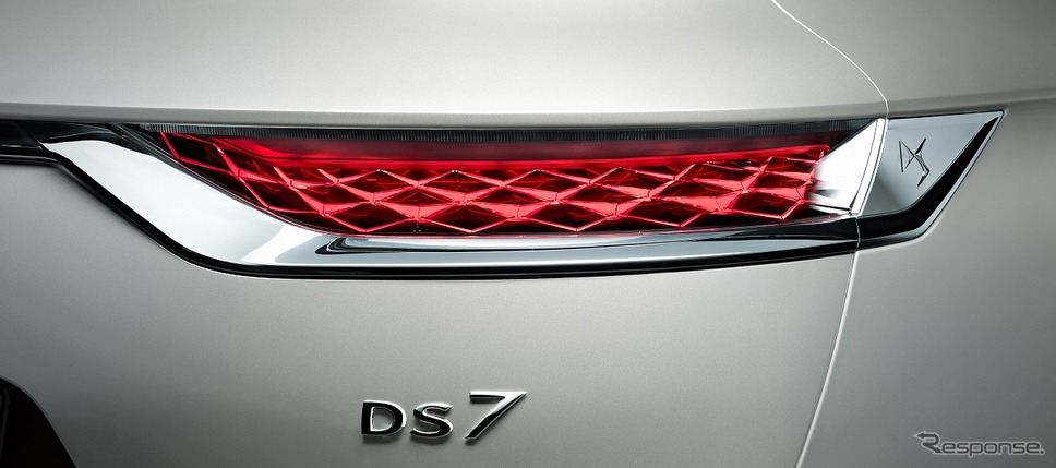 DS 7クロスバック E-TENSE 4×4《写真提供 グループPSAジャパン》