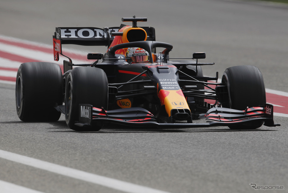 #33 M.フェルスタッペン(レッドブル・ホンダ)《Photo by Pirelli》
