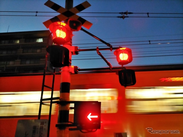 踏切(イメージ)《写真提供 写真AC》