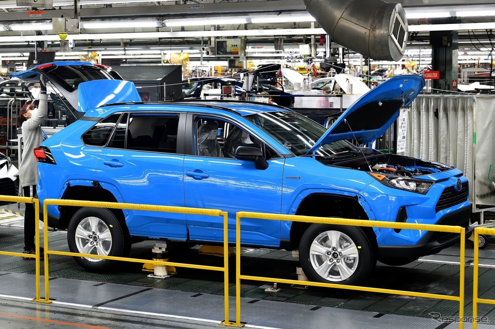 北米初のトヨタ単独工場「TMMK」の生産1300万台となった RAV4 ハイブリッド《photo by Toyota》