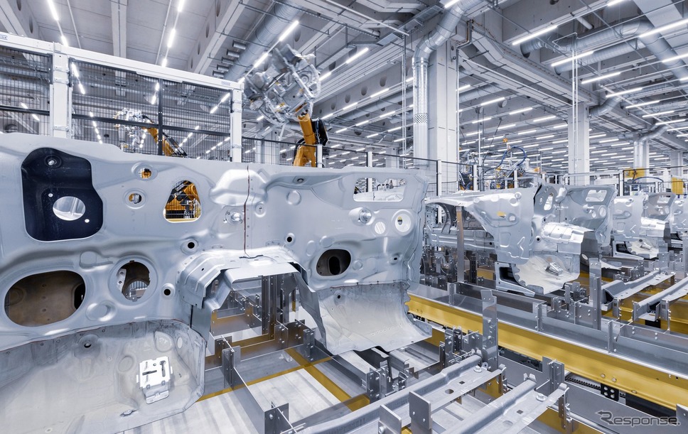 ドイツ・ブレーメン工場で生産が開始されたメルセデスベンツ Cクラス 新型《photo by Mercedes-Benz》