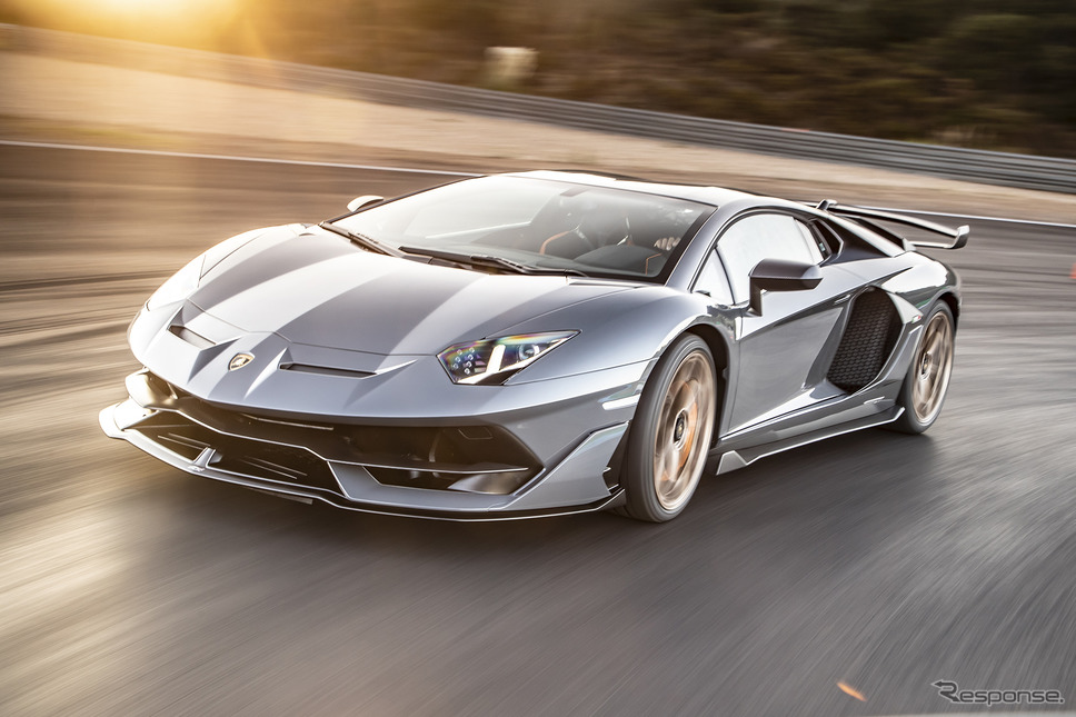 ランボルギーニ アヴェンタドールSVJ《Photo by Lamborghini》