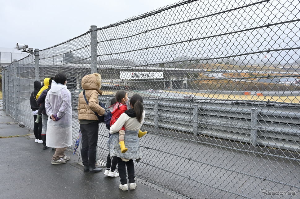ガイド付き劇感レース観戦ツアー《撮影 雪岡直樹》